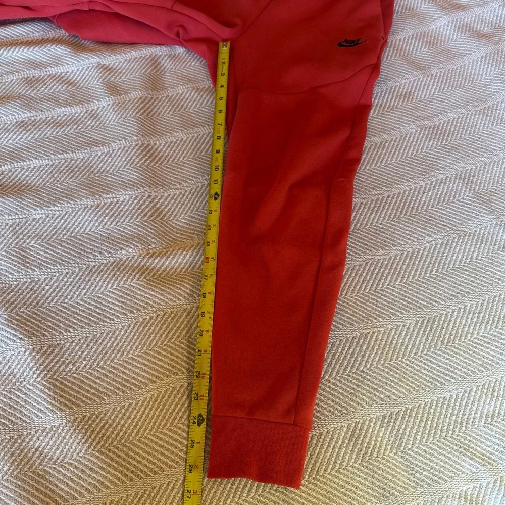 Nike Sportswear Tech Fleece Joggers Lobster Mens Small CU4495-605